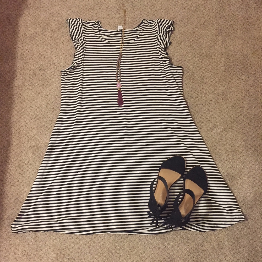 Old Navy Stripe Ruffle Sleeve Dress